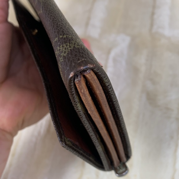 LV Monogram Emilie Continental Wallet - Picture 11 of 16